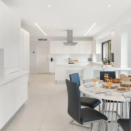 Karat Presidencial Адехе