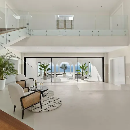 Karat Presidencial Вілла Адехе