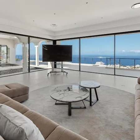 Karat Presidencial Вілла Адехе